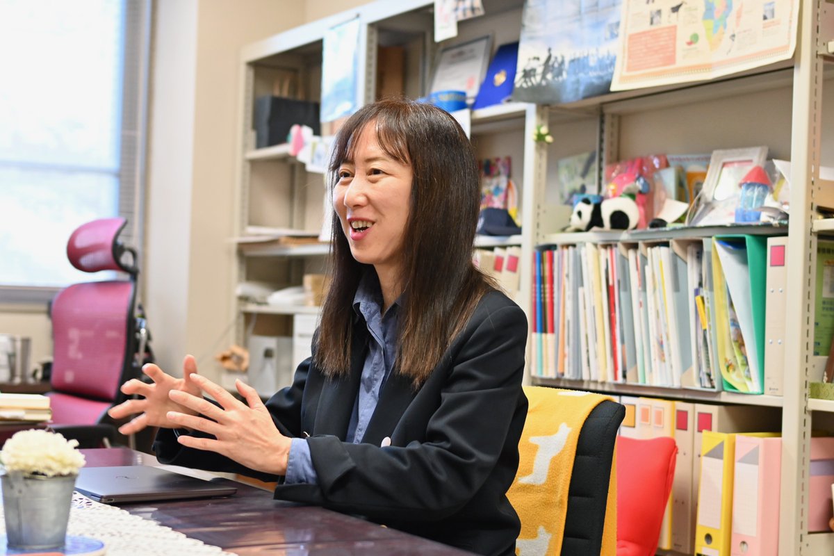 YnuIFGS's tweet photo. 【教員インタビュー】
石田 満恵 先生編（研究テーマ群：成熟社会）
サステナビリティ経営をご専門とされている石田先生に研究内容や先進実践学環での教育に関してお話を伺いました。 https://t.co/CXl1kJEgnB
