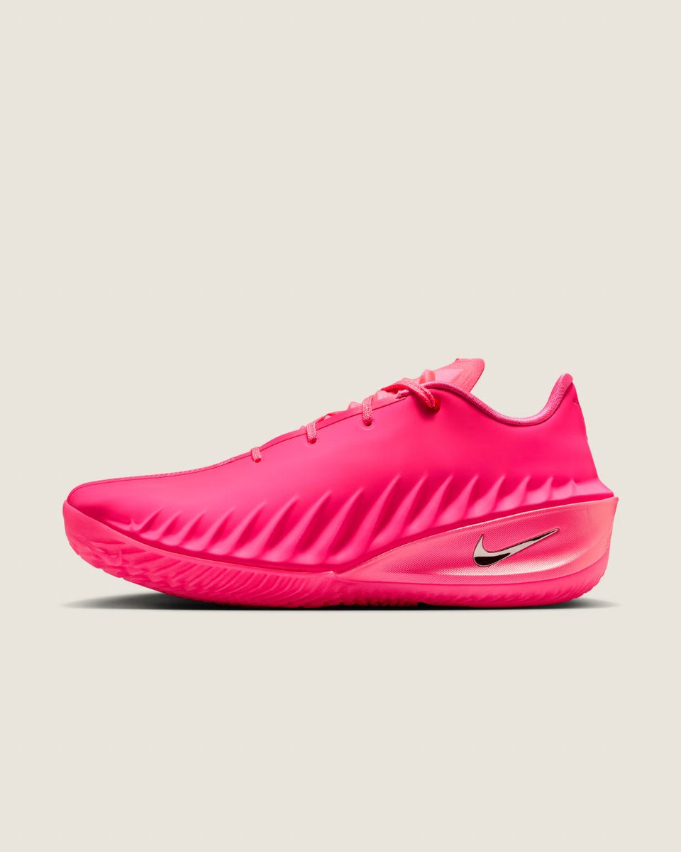 Nike.com tweet media