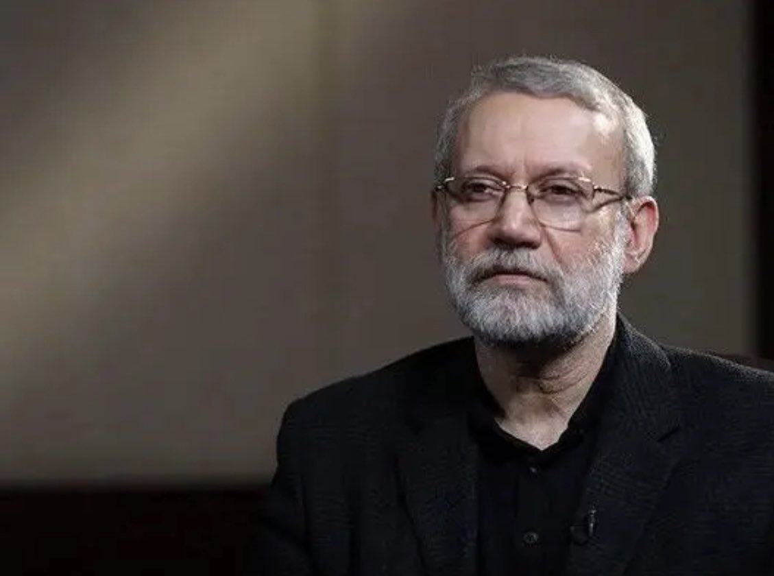 نفس الفرح، ونفس الحقارة والوضاعة
ونفس سيل الاتهامات… توجه  لكل مقاوم
سواء كان سنيا أو شيعيا
في نظر عبيد أمريكا وإسرائيل، كل من لا يركع لهم مجرم، وكل من يرفضهم متهم
فما الفرق بين ردود الفعل بعد استشهاد يحيى السنوار وعلي لاريجاني؟
لا شيء.