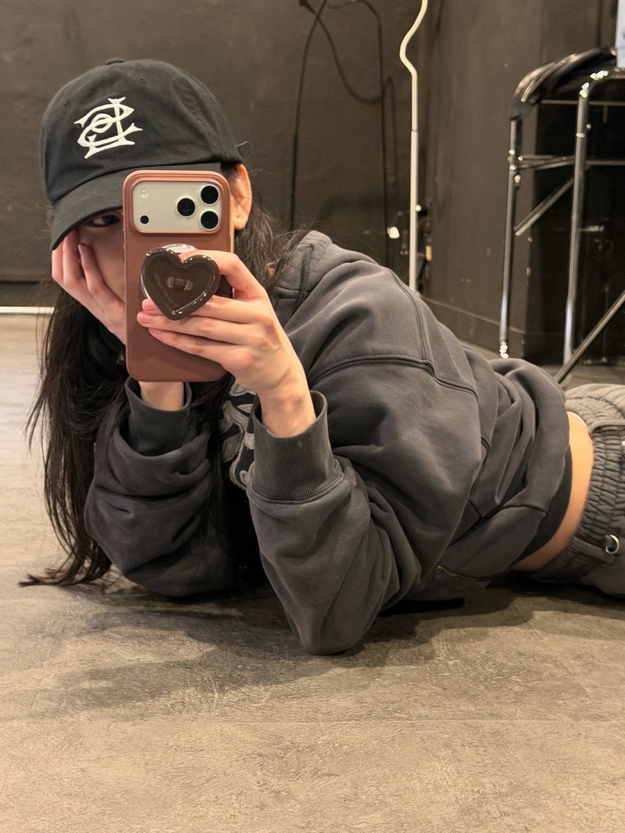 🐱💬💌 260317 11:55PM KST — Bubble excerpt

*sends photo*

“Good night💙

Ppoppo~ (kiss sound)”