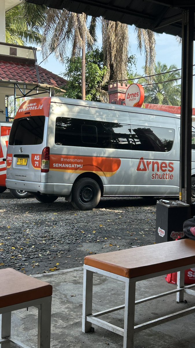 squarepants tweet media