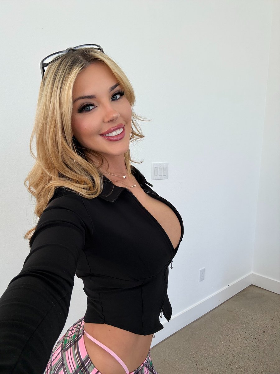 Marie Dee 💕 tweet media