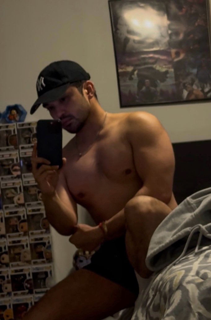 Arjay Leynes tweet media