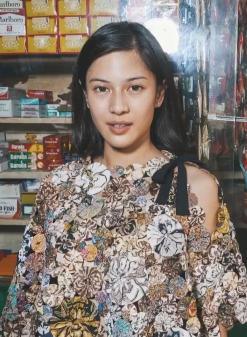insidefolkative's tweet photo. Salah satu wanita tercantik di Indonesia, Dian Sastrowardoyo, Foto Diambil di Tahun 2007. https://t.co/BT06ssIDH9