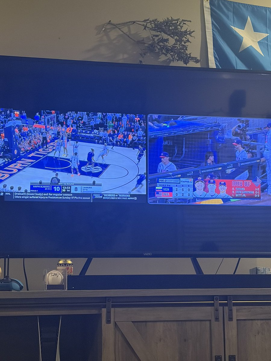 Macklin Celebrini Lover tweet media