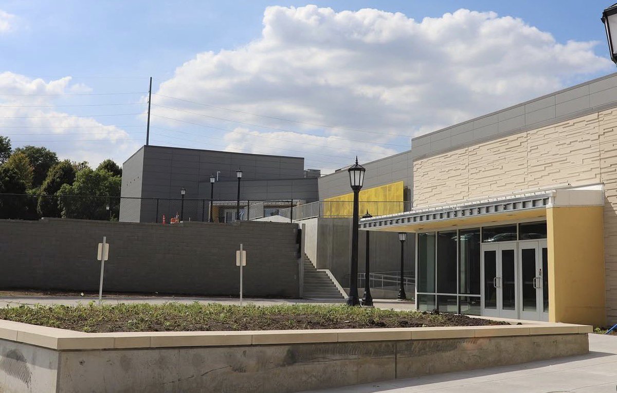 Coach Markell Cox tweet media