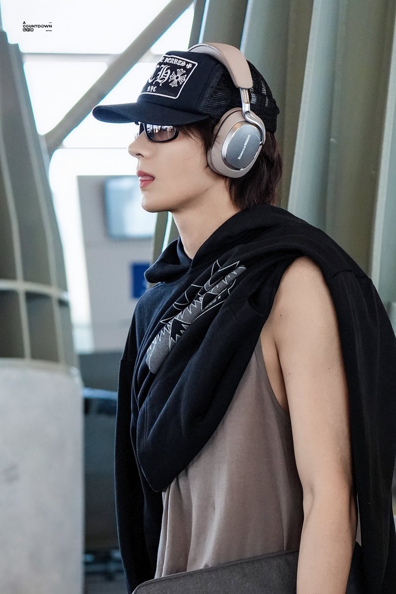 ACOUNTDOWN321 tweet media