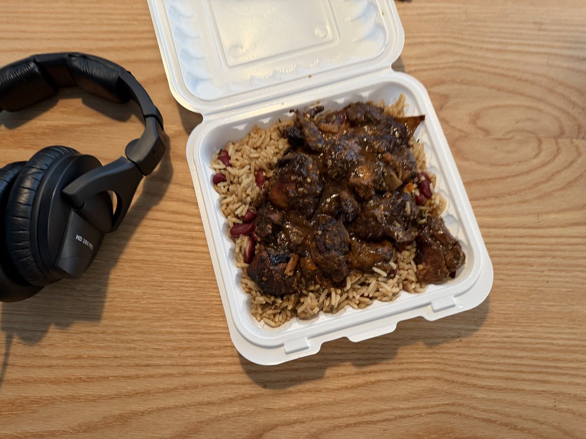 internetVin tweet media