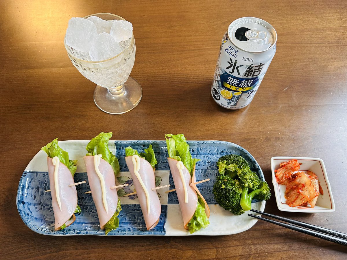 サンチェのハム巻きで始めました。