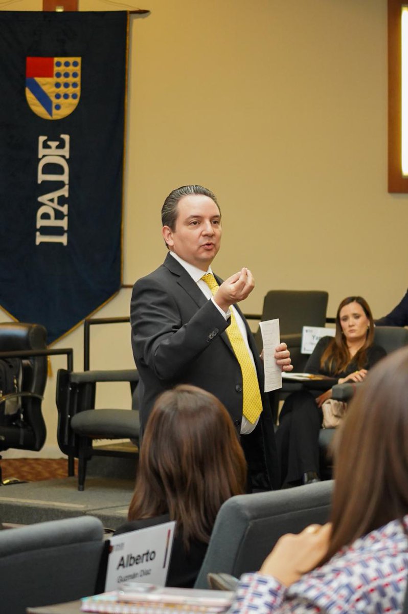 IPADE Business School tweet media