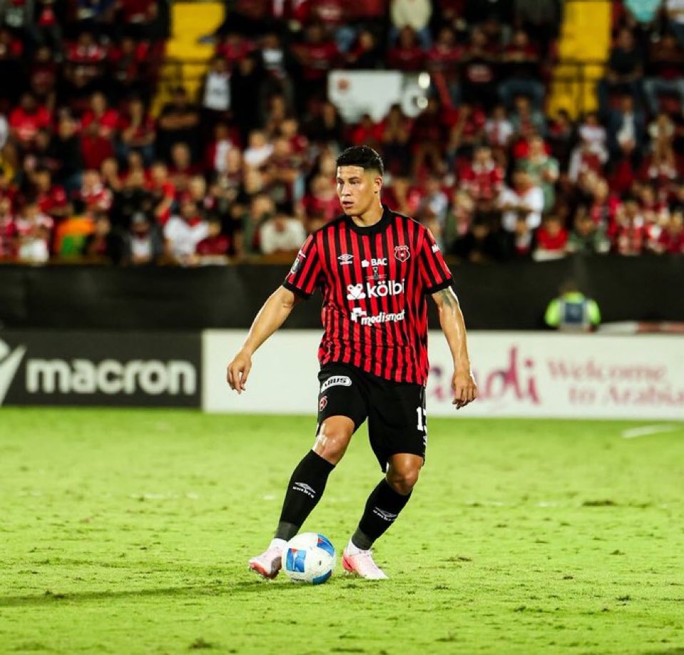 SI EL SIFILIS FUERA UNA PERSONA SERIA CREICHEL tweet media