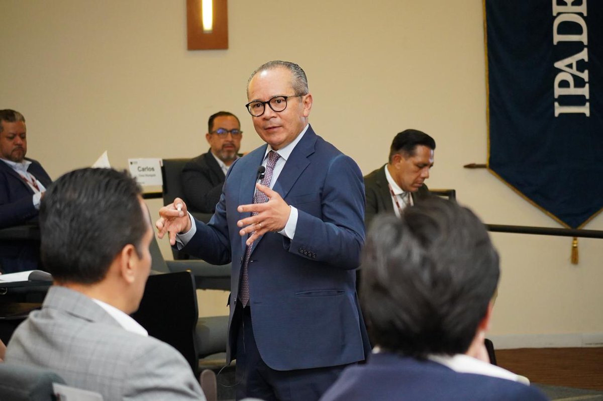 IPADE Business School tweet media