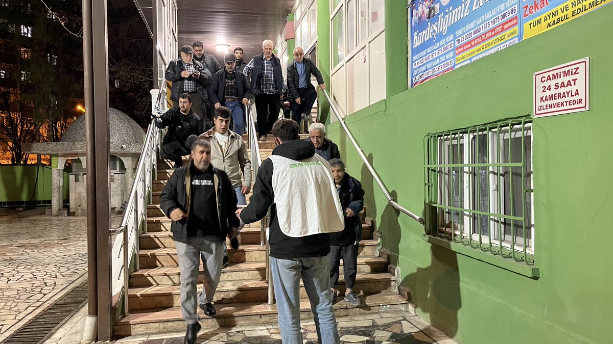 Hür Gençlik Bağlar tweet media