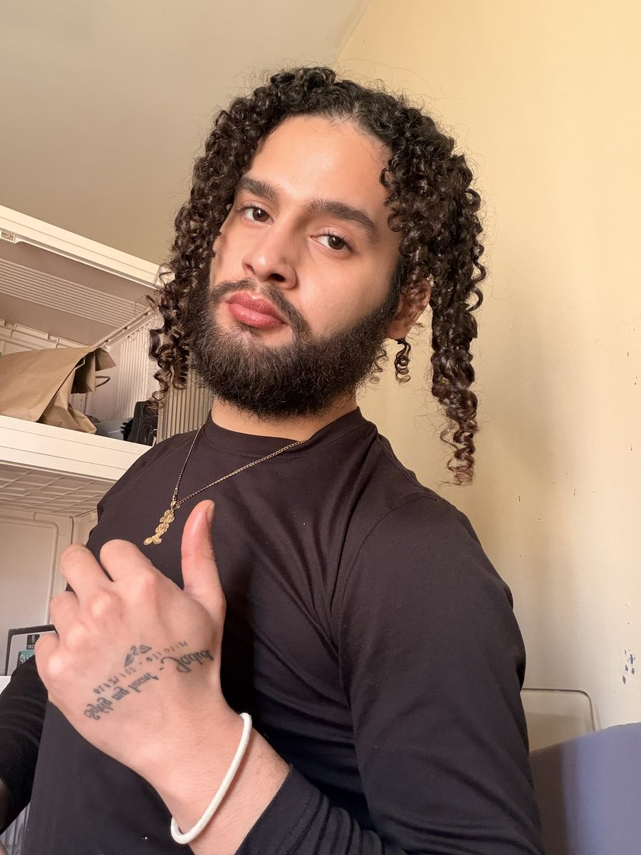 BeboSoReal's tweet image. If my heart was a house. Would you take a look around? 👀 #explorebeyond #trendy #gay #hair #face