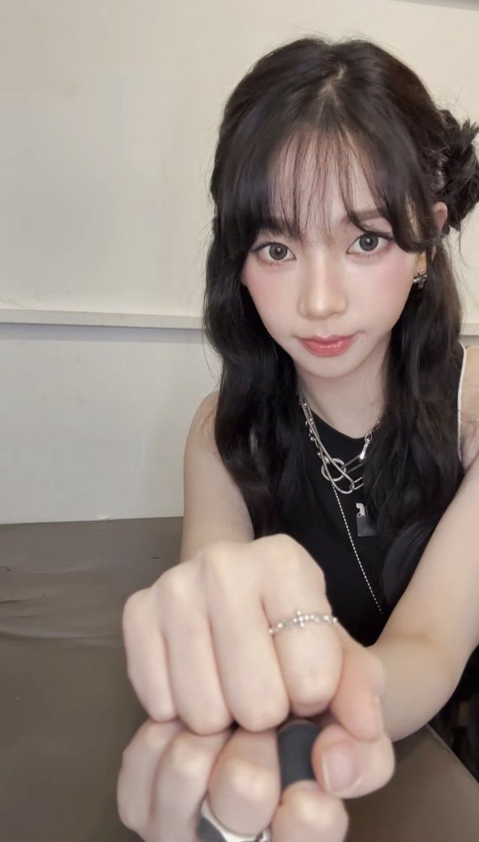 かりなっちゃむ「カリナですが？？」 tweet media