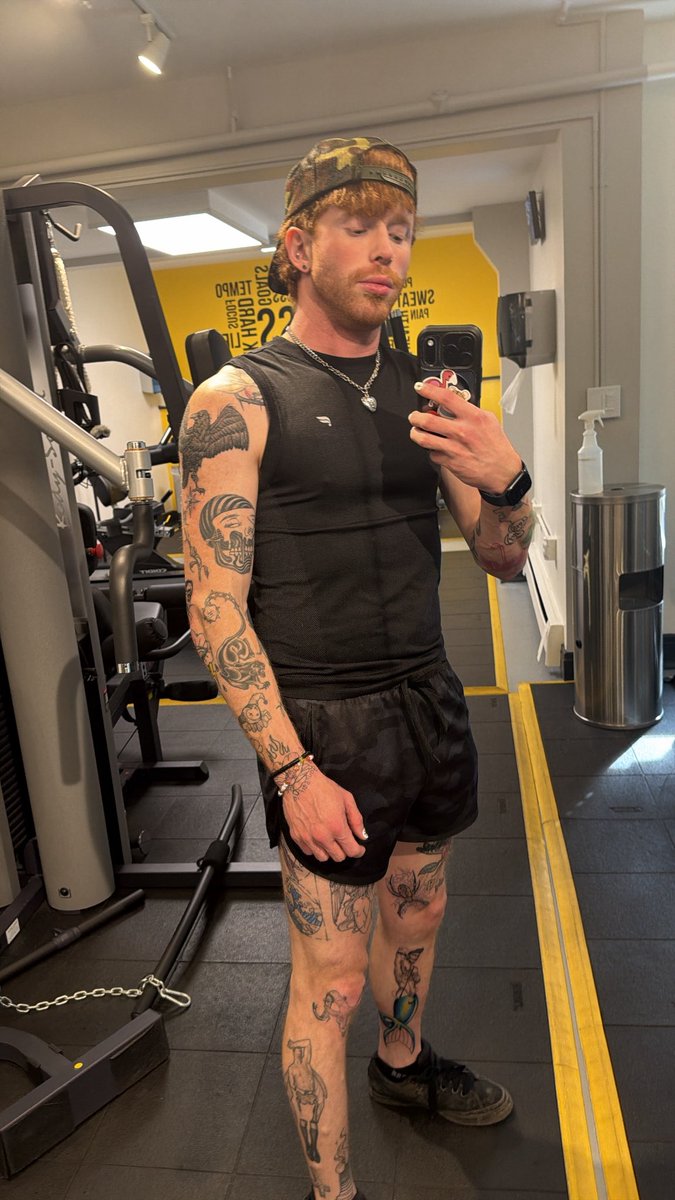 DeanTaylorX's tweet photo. I’m the divine feminine, but also Daddy. https://t.co/liMOwRYSnb