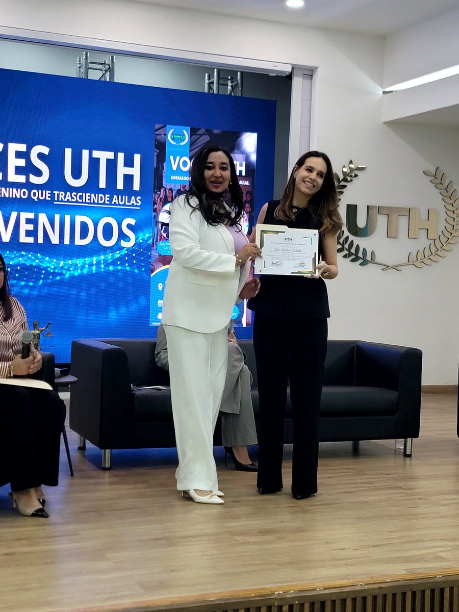 marvinespinalhn's tweet photo. Voces de Mujeres admirables @IsbelaBustillo, @BlancIza, @analina_montes, grandiosas profesionales, que inspiran a derribar estereotipos y acompañar a las nuevas generaciones en la construcción de un liderazgo más justo, inclusivo y humano. #conadeh #PoderJudicial #CDPC #UTH https://t.co/Pr9FpUYzoh