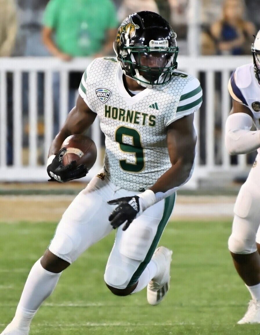 Stingersup916's tweet photo. Sac State Hornets uniform concepts 🔥
Which is your favorite? 👀 #SacState #StingersUp #macfootball #MACtion @SacHornetsFB @RealCoachCarter @DrLukeWood https://t.co/ngzf7NQfiW