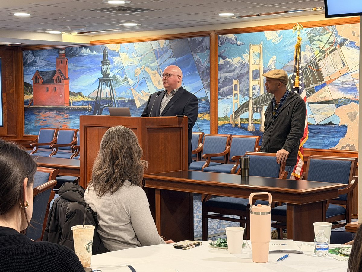 Baldly Bipartisan tweet media