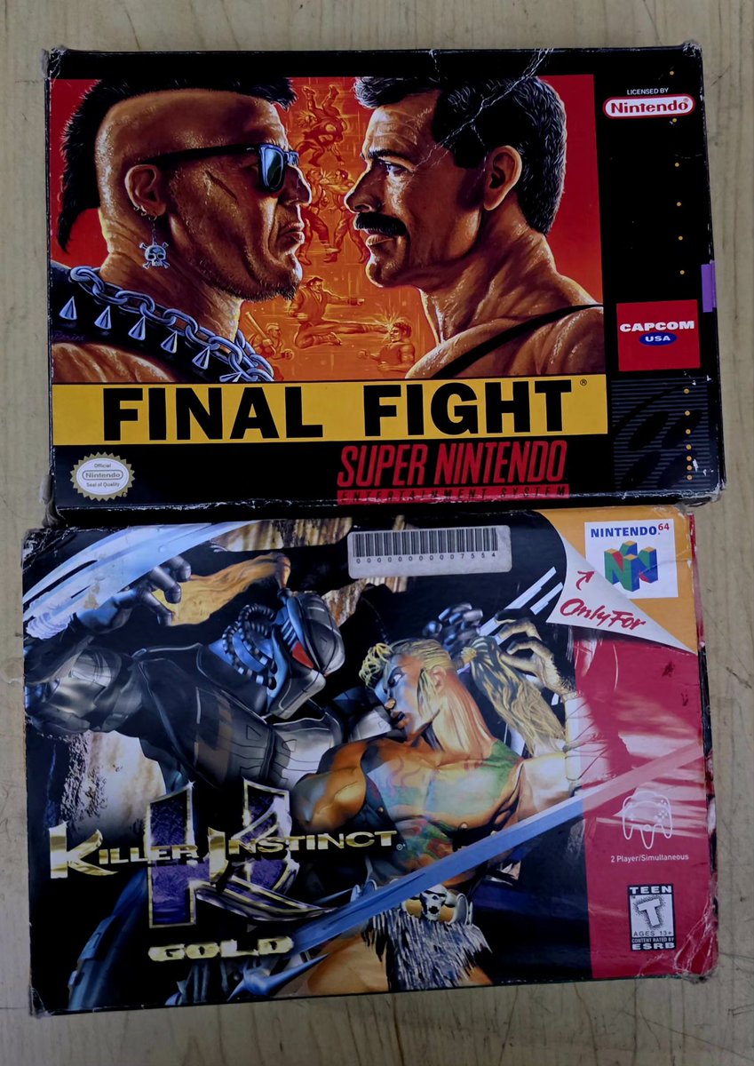 Otro cliente satisfecho en esta ocasion me toco repararle al buen Qiqe Lezer su monitor de una capcom minicute y sus cps2 de capcom un marvel vs capcom y 2 marvel vs streets asi como tambien le agradezco por venderme estos dos juegos que queria en mi coleccion muchas gracias