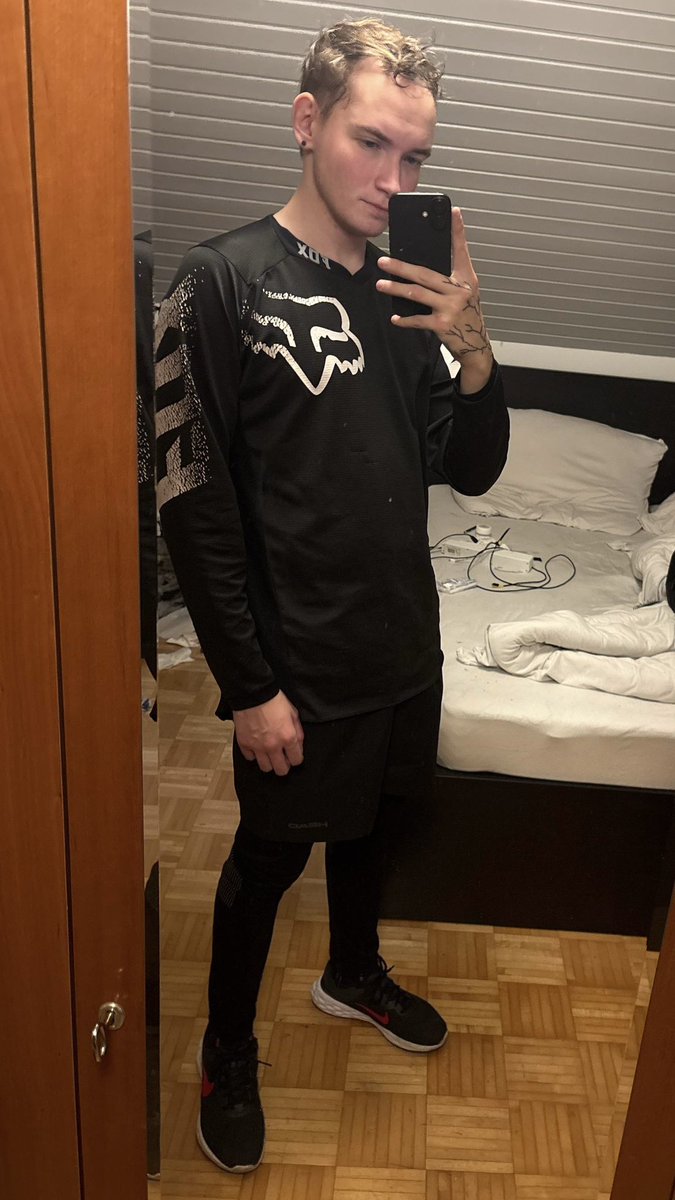 StripForUs tweet media