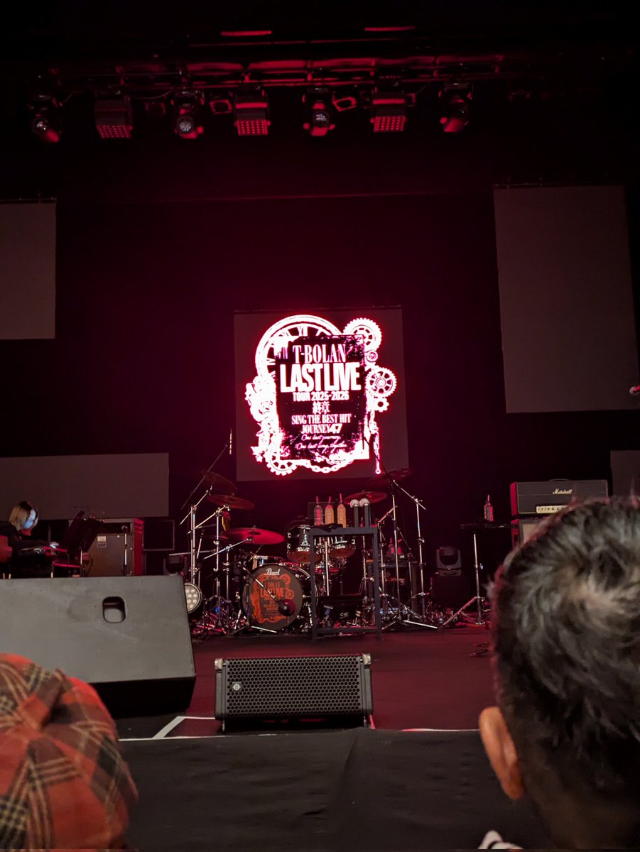 #t_bolan
T-bolanのベスト盤Singlesのアルバムを聞きながら運動していたら刹那さを消せやしないを聞いたらジムでウォーキングが急にテンションが上がって早歩きにアップテンポになりスキップしたくなりました。楽しくなりました。これって何なんだろう。