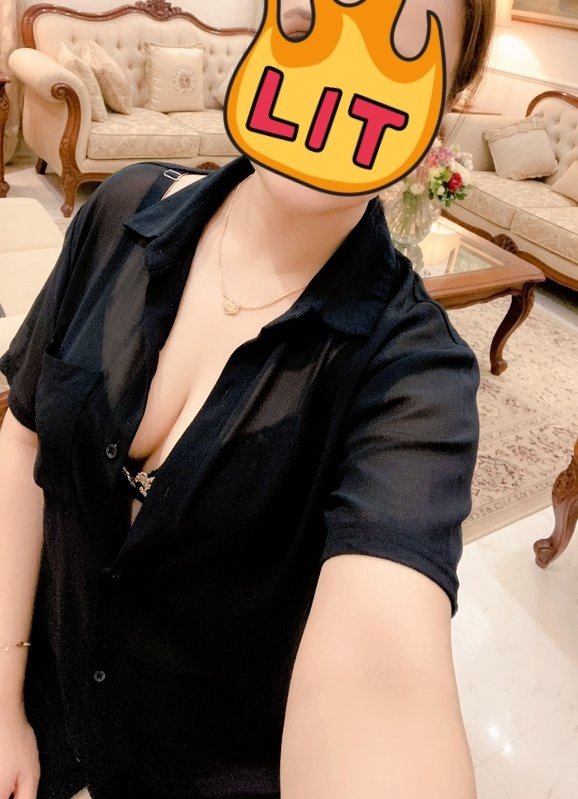 CplSaima's tweet photo. Islamabad based couple 22-27  is looking for a long term FWB male partner.Mature, (35 to 40) ideally.
Financially strong/Independent
Married/Divorced
Can Manage time and availability
Should know how to respect and keep others privacy and secrets
Decent personality/not vulgar
DM. https://t.co/5c9590d3U4