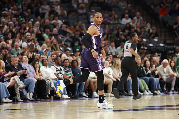 Russell Westbrook has passed Steve Nash on the all time assists list and now is 5th all time (10,336AST) 

LEGEND🐐
#LightTheBeam