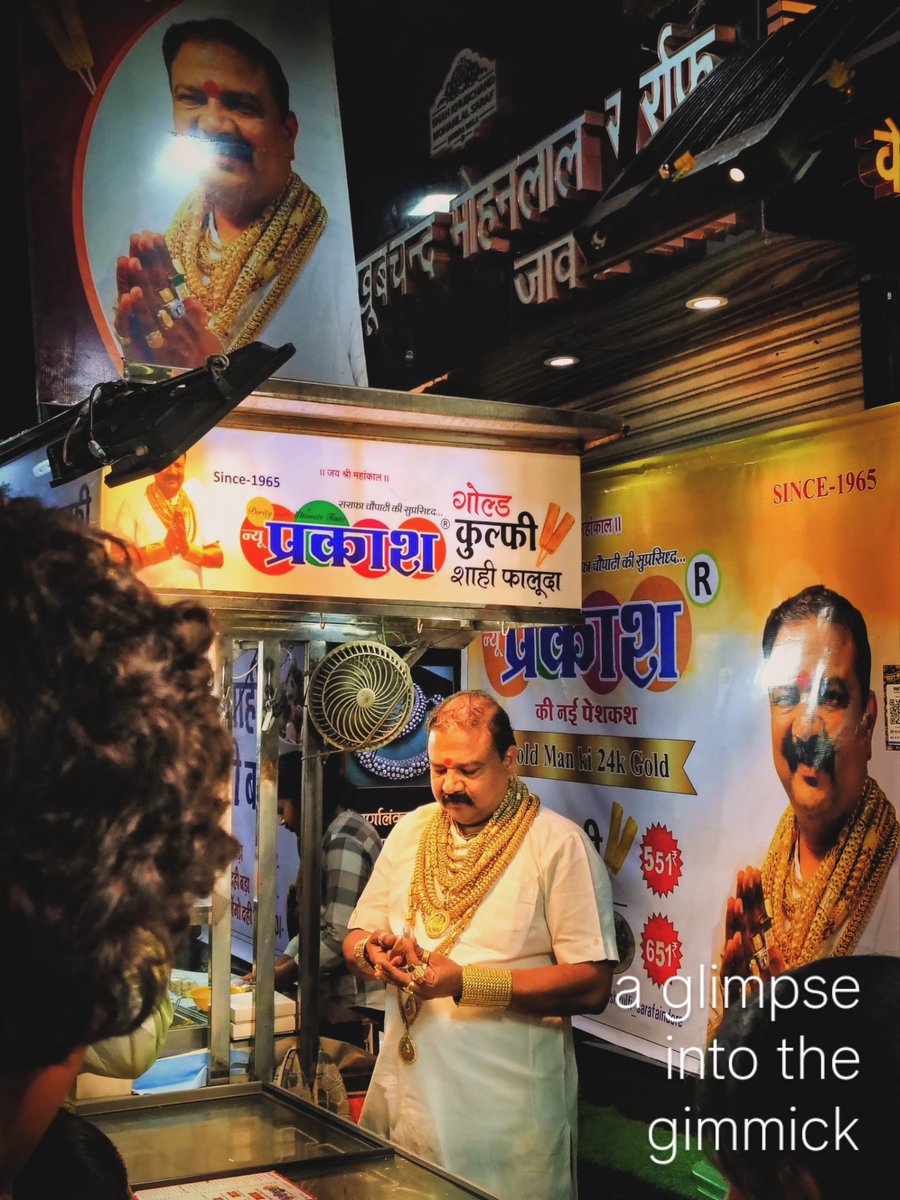 horek_rokom's tweet image. Sarafa hopping, while exploring Indore outdoors the nightlife of Sarafa is quite a talking point, recently buzzed on the internet and truly worth checking out..

Full album here 🔗 
instagram.com/p/DV3oY0CgK_t/…

the delicacy alley 🍽️🍛 
#sarafaindore #walkthrough