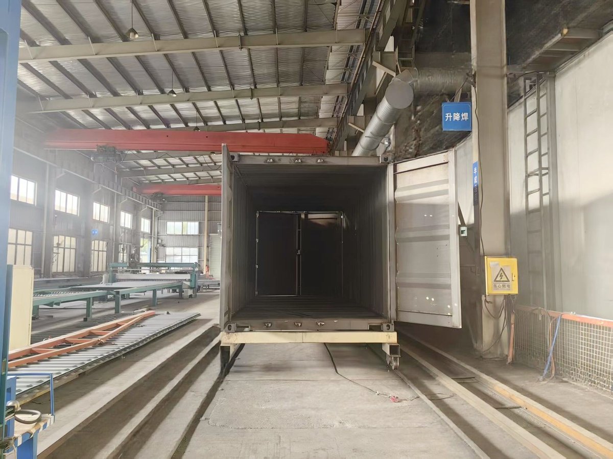 Junfacontainer's tweet image. Ever wonder what goes into building industrial-grade reliability? Step inside our welding workshop — where precision meets power in every arc.From raw materials to flawless finishes, every stage is monitored for peak performance.
#WeldingExcellence #IndustrialQuality #MadeToLast