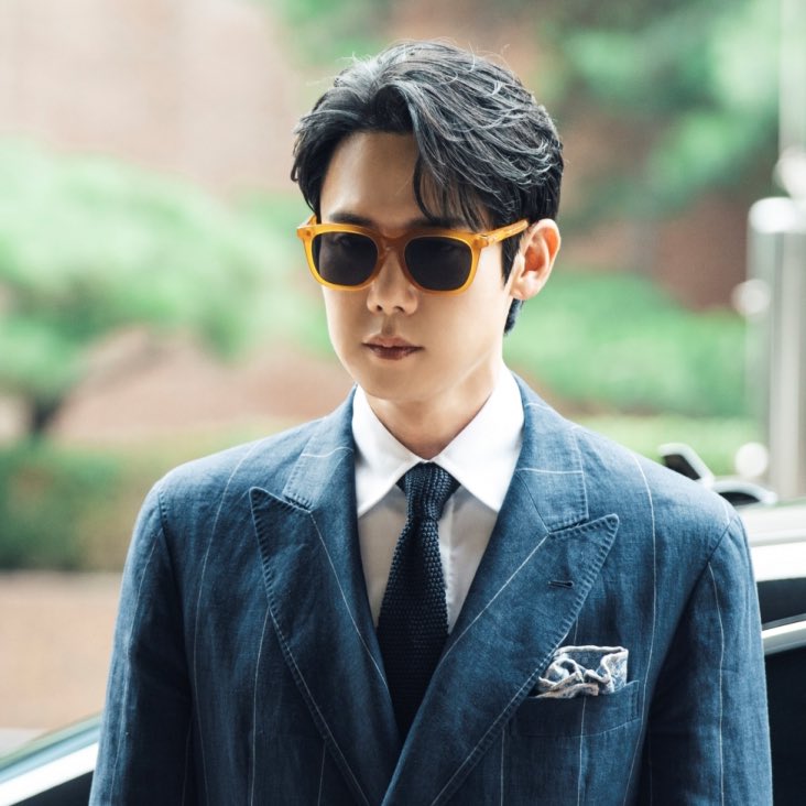 선글라스테 무슨일이지