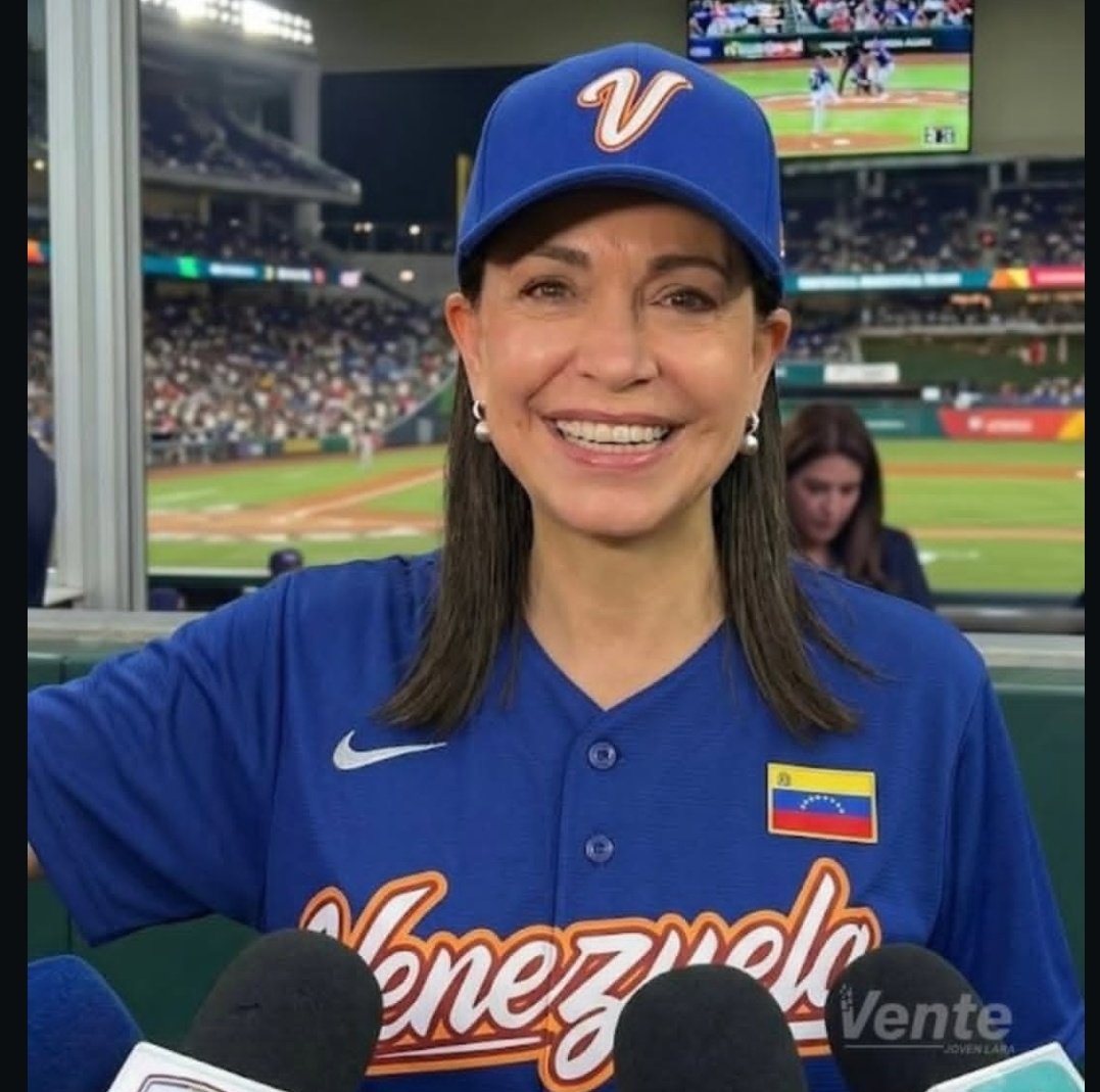 skeletonc13's tweet photo. @MariaCorinaYA QUE VIVA VENEZUELAAAA🇻🇪💜 https://t.co/FCMEHcpa5u