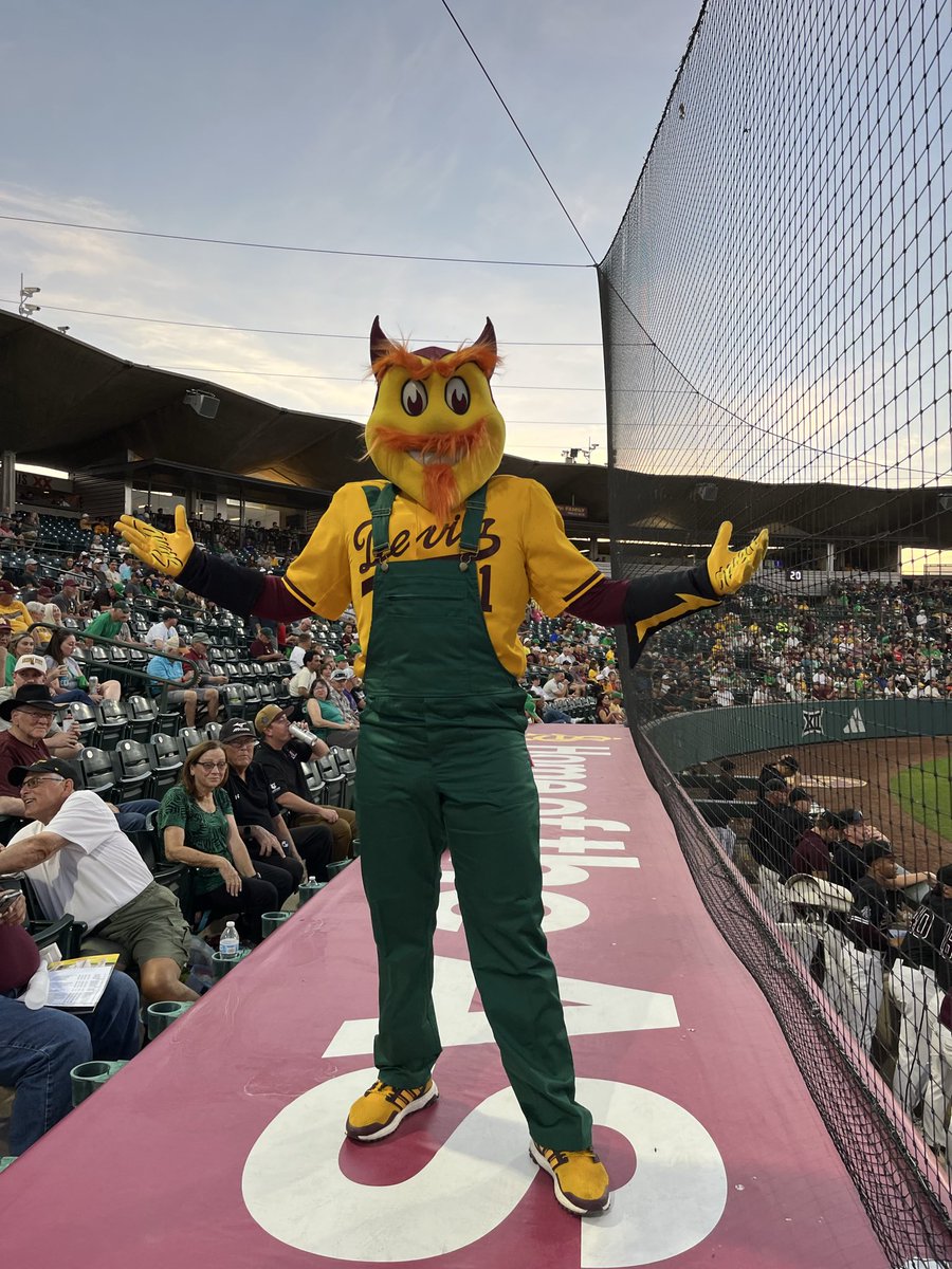 SparkySunDevil's tweet photo. Happy St. Patty’s day ☘️ ⚾️ https://t.co/B4W3gaNUEH