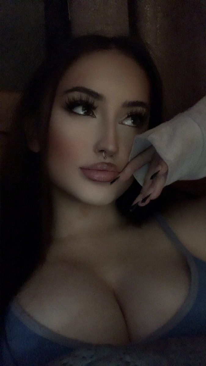 t ⋆˚꩜。 tweet media