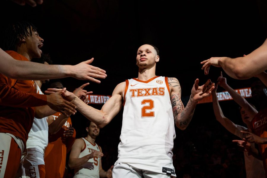 therandomsec's tweet photo. Chendall Weaver is the epitome of college basketball.

It will be a sad day when this kid is done. DAWG https://t.co/NN4jARe4xP