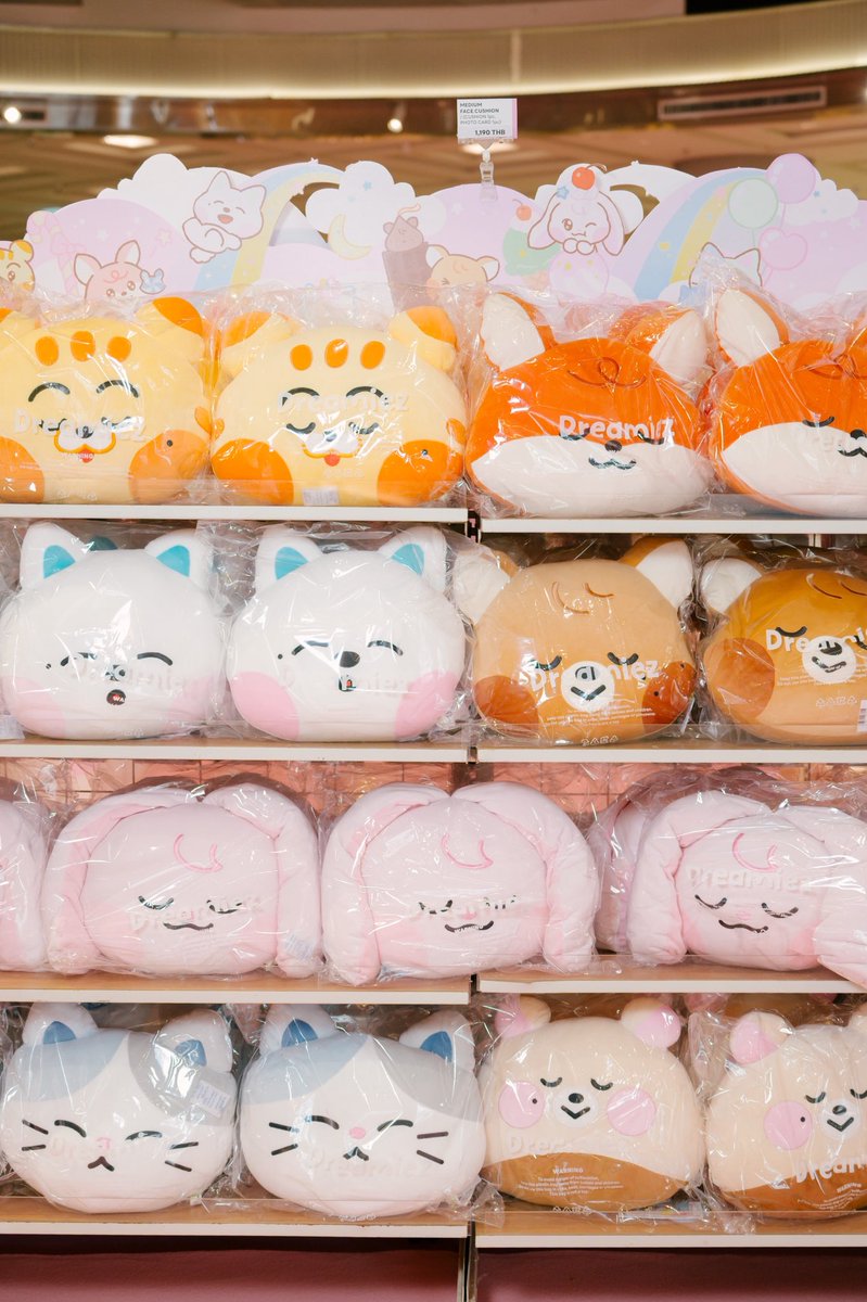 SEOULR11's tweet photo. [📸POP-UP Photo] SWEET Dreamiez POP-UP 🍰

‘SWEET Dreamiez POP-UP’ ที่เต็มไปด้วยความฝันแสนหวาน! 🍭
สำหรับรอบ walk-in จะเปิดให้เข้าร้านในวันที่ 17 - 22 มีนาคม 2569

🗓️ 14 - 22 มี.ค. 2569
⏰ 10.00 - 22.00 น.
📍 The Sky Hall, 1st Fl, Central Park

#Dreamiez #SweetDreamiez #SweetDreamiez_POPUP #SEOULR
