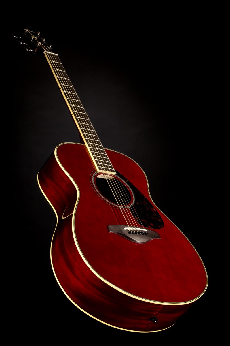 yamaha_acogt_jp's tweet image. 【 FS820 】 ✨初めての１本にオススメ✨

少し小ぶりなサイズで抱え心地が良く演奏性も抜群🎸
可愛いカラーも多数ご用意💁

カラーバリエーション・その他モデルはこちら⬇️
jp.yamaha.com/products/music…

#ヤマハ #アコースティックギター