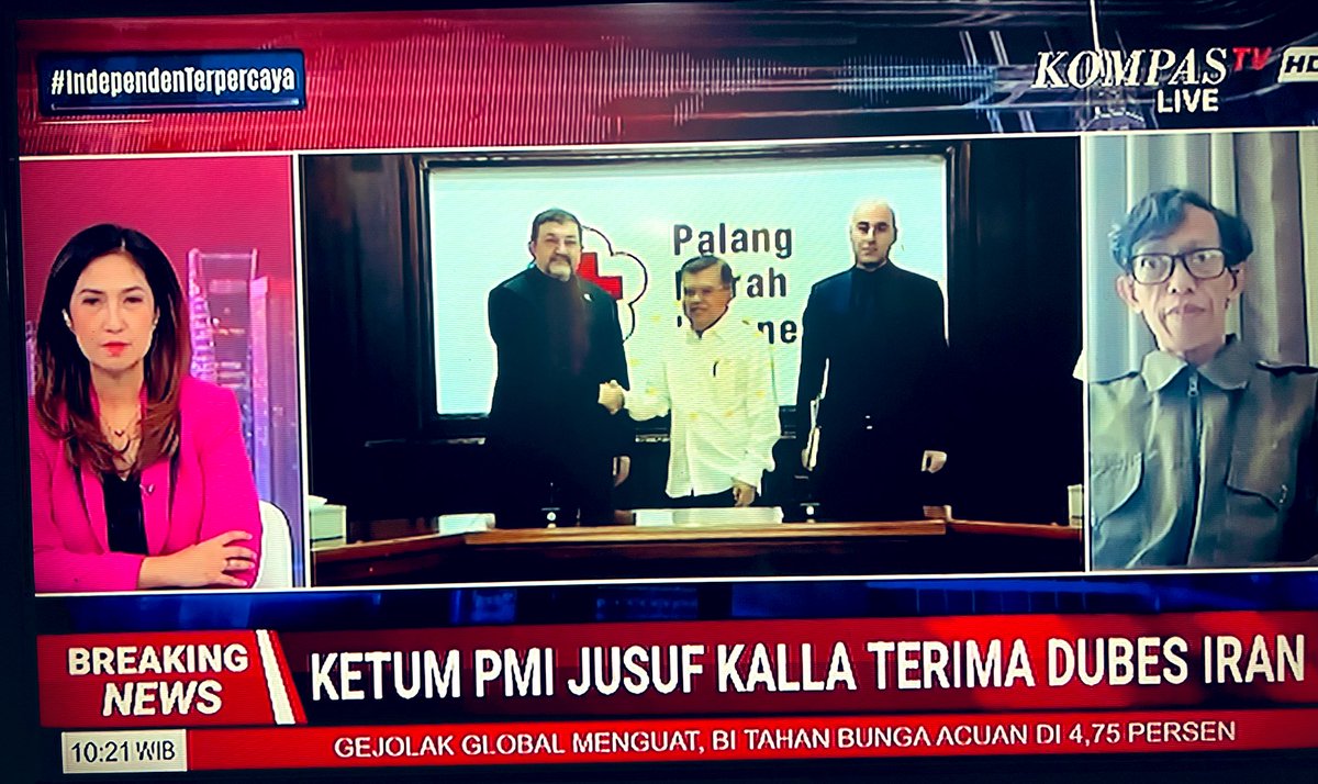 Kita bisa melihat dari sini, bahwa Presiden sebagai Kepala Negara sudah tidak ada marwahnya lagi di mata negara-negara lain.
Ini kali ke 2 Dubes Iran menemui Pak JK, sebelumnya menemui di kediamannya.

Pak JK lebih di hormati dan di hargai oleh asing 🔥