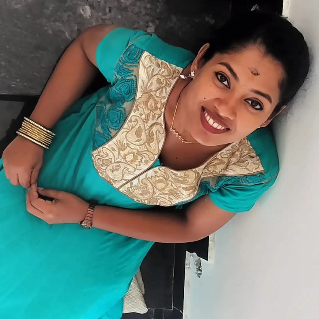 KavyaKarth63313's tweet photo. பார்வையின் சாரல் பட்டே- மனப்
படகுகள் கவிழ்ந்ததடி
பாய்மரம் விரித்தென்ன என்னை
பாடாய் படுத்துதடி...!🫣✨🥰
#TodayMotivation
#NaturePhotoGraphy
#FunctionMood
@Follwers
@KavyaKarth63313 https://t.co/xx0YhhYlIL