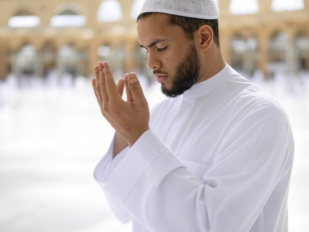 Ramadan day 29 ✅ 

Rabb, beyond what my eyes can see and my words can reach, hear the quiet cries of my soul. In the unseen spaces where my fears and hopes exist, meet me with Your mercy. Rewrite what is broken within me, heal what no one knows, and carry me into a reality 🤲🏾🤍