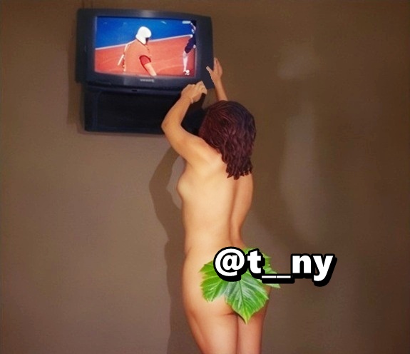 ↺ tweet media