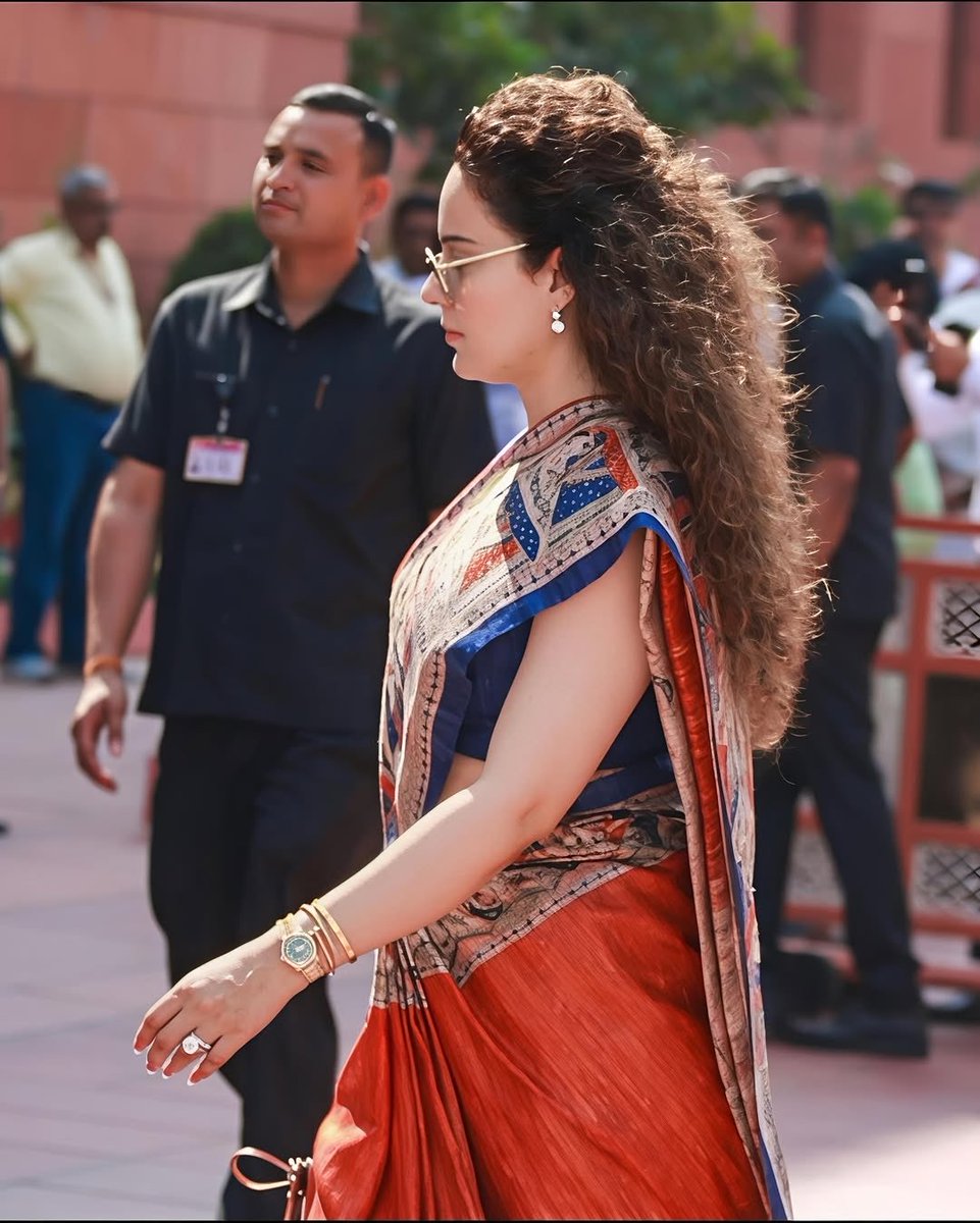 SuperstarKangana🇮🇳🇨🇭🚩 tweet media
