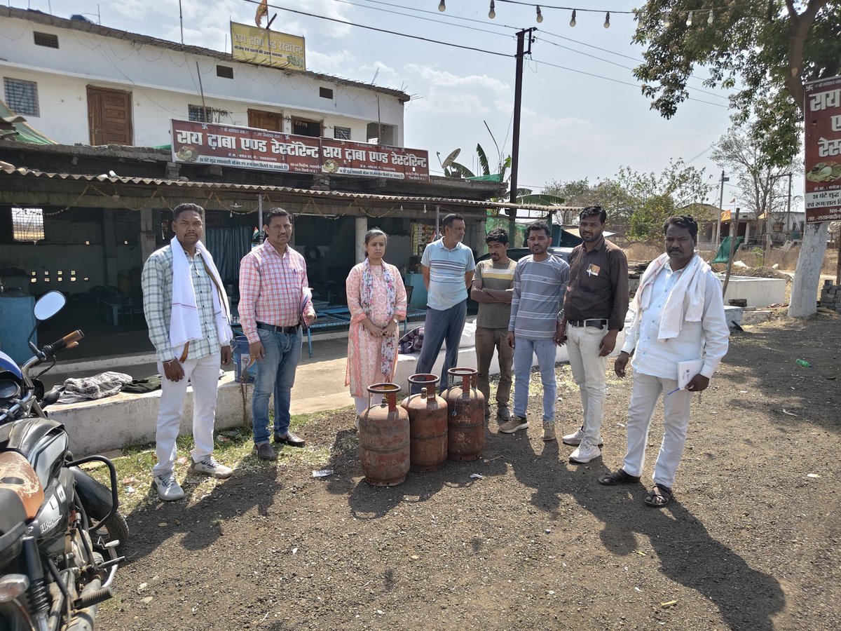 collectorseoni1's tweet image. #सिवनी जिले में घरेलू #एलपीजी सिलेंडरों के व्यावसायिक उपयोग व अवैध भंडारण पर सतत कार्रवाई की जा रही है, 71 सिलेंडर जब्त। @CMMadhyaPradesh @DrMohanYadav51 @JansamparkMP #seoni