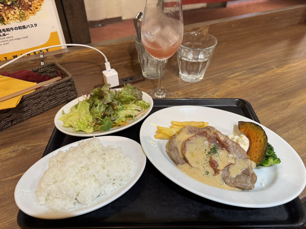 anajalspg's tweet photo. 2026-03-04   大阪エアポートワイナリー
164食目。実質タダ飯再開。

　随分アップ忘れてたので画像のみ

#ワイン飲み放題 https://t.co/2iF1VxIuRZ