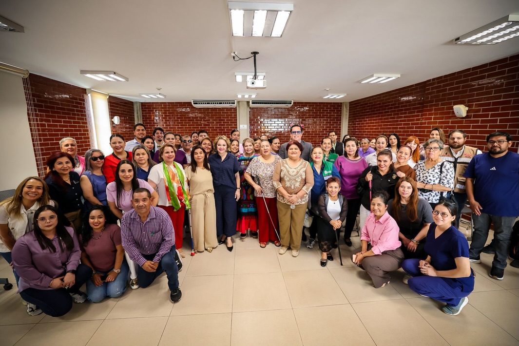 🌟 Historias que inspiran

DIF Sinaloa realizó panel de mujeres con discapacidad visual que compartieron su camino de superación.

#Sinaloa #Inclusión #EntreVeredas 

entreveredas.com.mx/2026/03/resili…