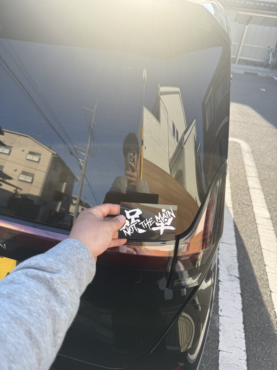 れおん tweet media