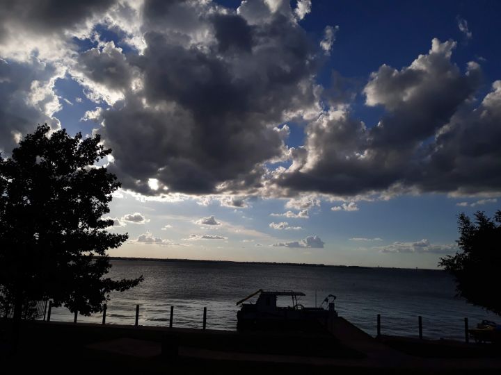 RevAllForNaut's tweet photo. Art of the Day! "Lake19". Buy at: https://t.co/dQ3gvFBaiV https://t.co/vGaPYllpNx
