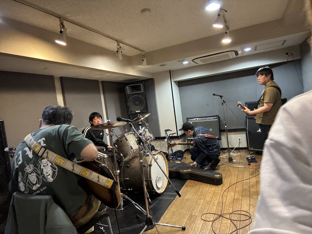 16TONS official tweet media