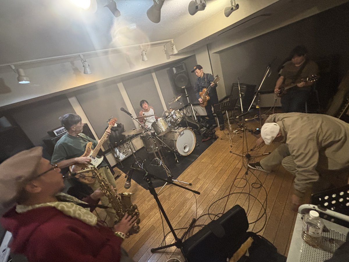 16TONS official tweet media