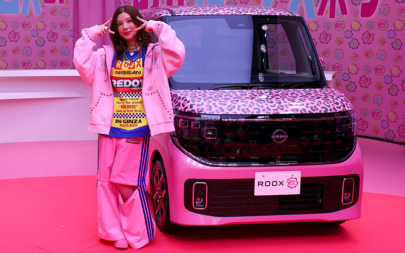 car_watch's tweet photo. 日産、ヒョウ柄ピンクの「ルークス」公開 仲里依紗さんプロデュースのコラボ車両が銀座に登場 https://t.co/LfxwRVHy1O #ルークス #仲里依紗 https://t.co/cHQ5gIsBth